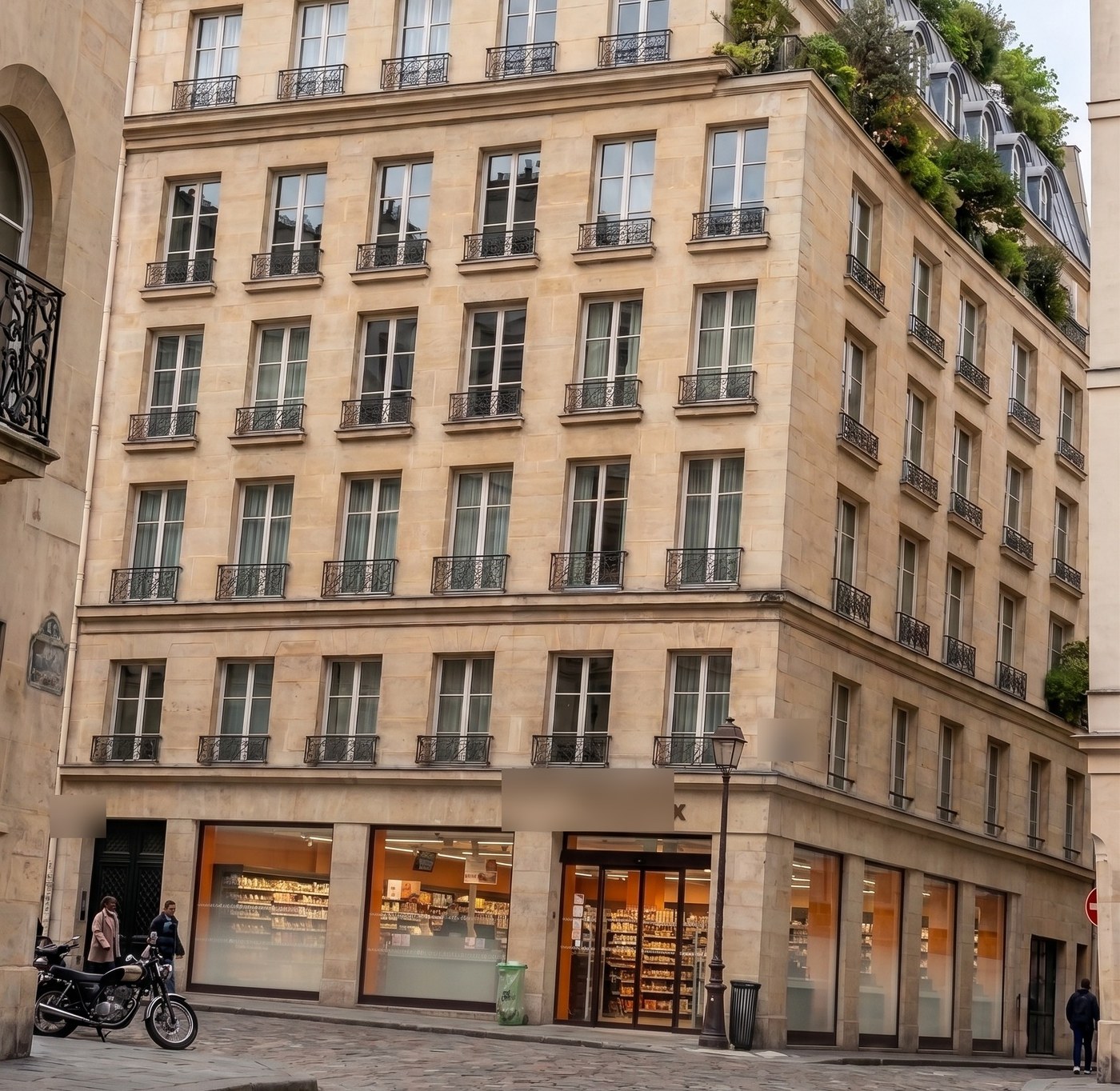 Immeuble parisien avec projet de surélévation, Paris 5e